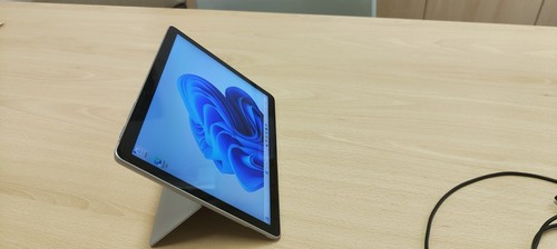 Microsoft Surface Go 2 64GB, Intel Pentium 4425Y, Wi-Fi, 10,5" - Argento - Foto 3 di 4