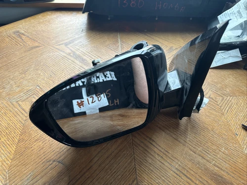 2017 Nissan Pathfinder Left Side Mirror. Parts. Glass, Heated. 