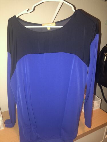 Ellen Tracy size medium long sleeve blue and black blouse