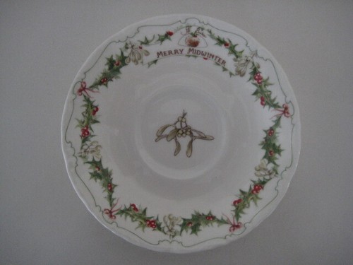 ROYAL DOULTON BRAMBLY HEDGE MERRY MIDWINTER DUO CUP AND SAUCER FULL SIZE 1st - Picture 8 of 12