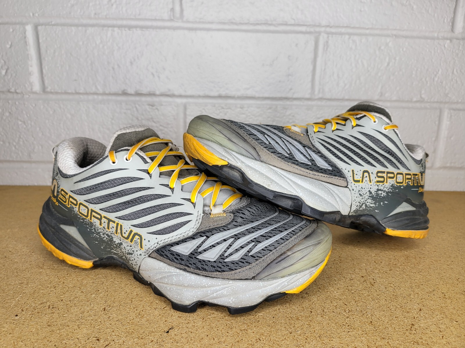 Zapatos para correr La Sportiva Akasha con cordones de sendero talla 7,5