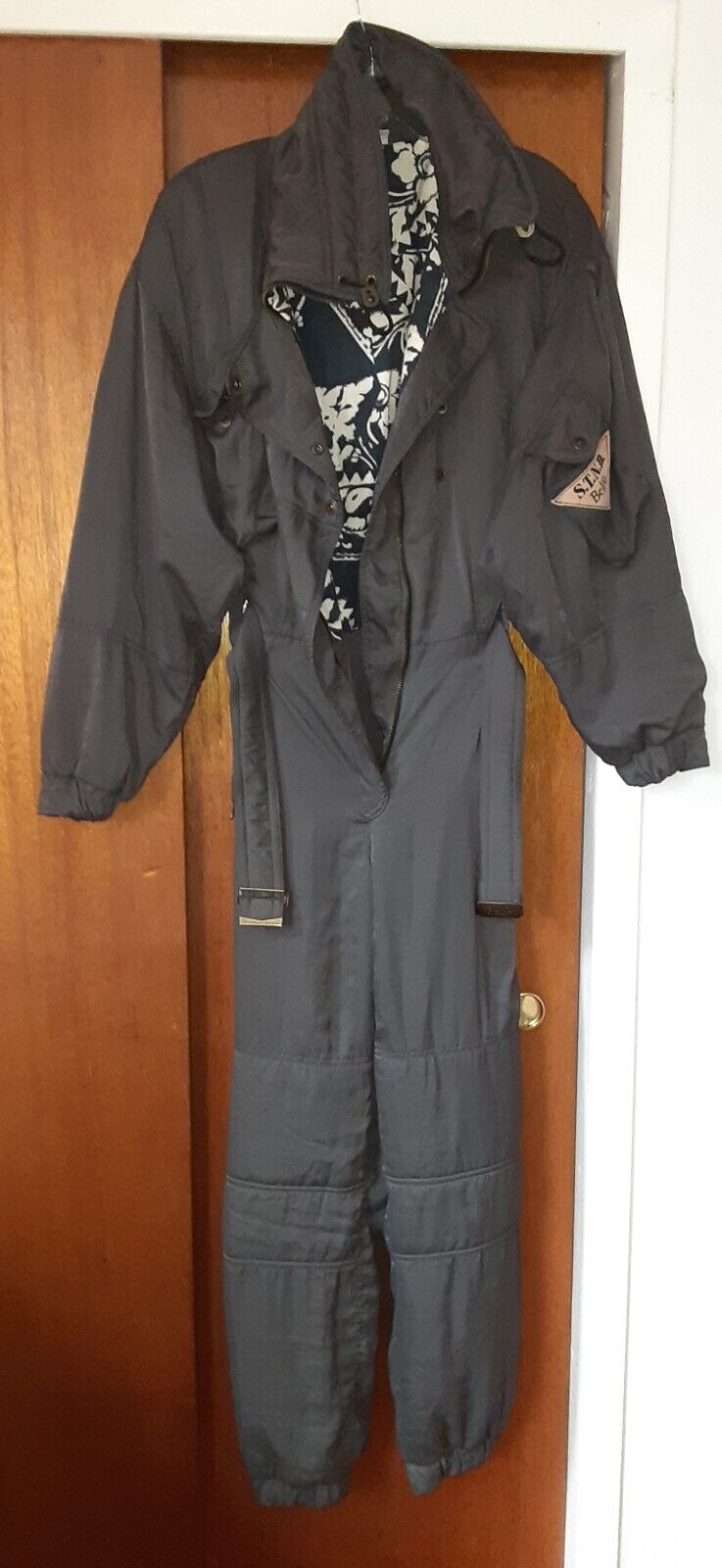 Picture 4 of 6