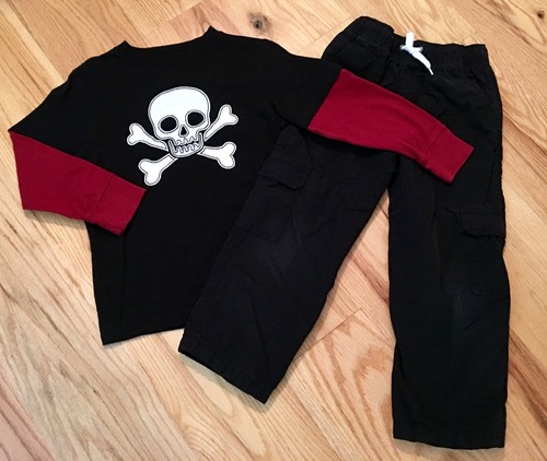 Gymboree Boys 2 Piece Outfit ~ Skull&Crossbones ~ Size 5 ~Black ~EUC!!!!!!!!!!!! - Picture 2 of 7