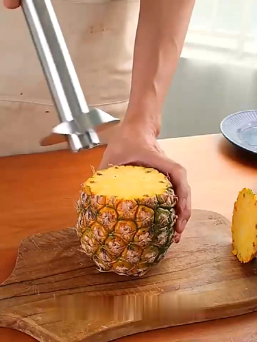 1pc Stainless Steel Pineapple Corer And Slicer - Video 1 of 1