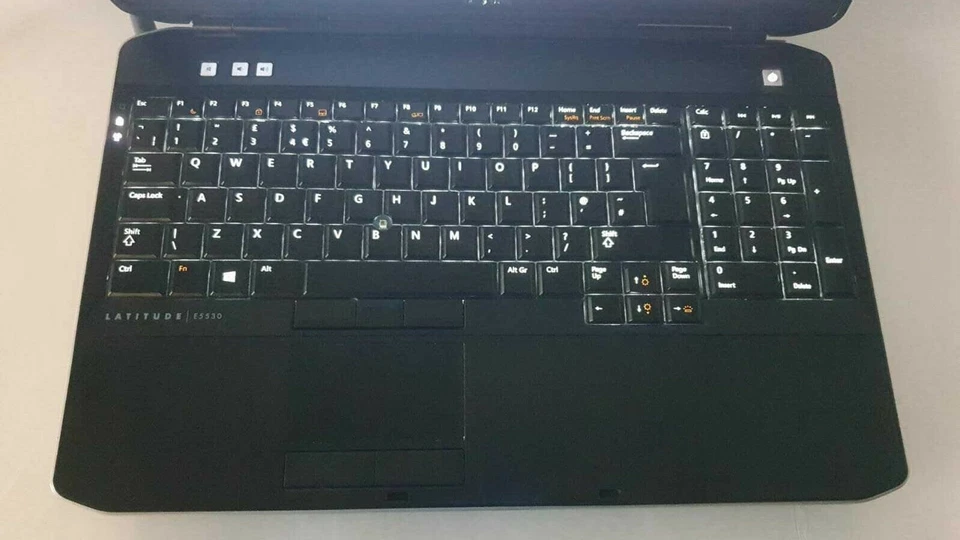 DELL LATITUDE E5530 15.6" CORE i3 2nd GEN 4GB RAM 240GB SSD WINDOWN 10 HDMI - Image 3 of 4