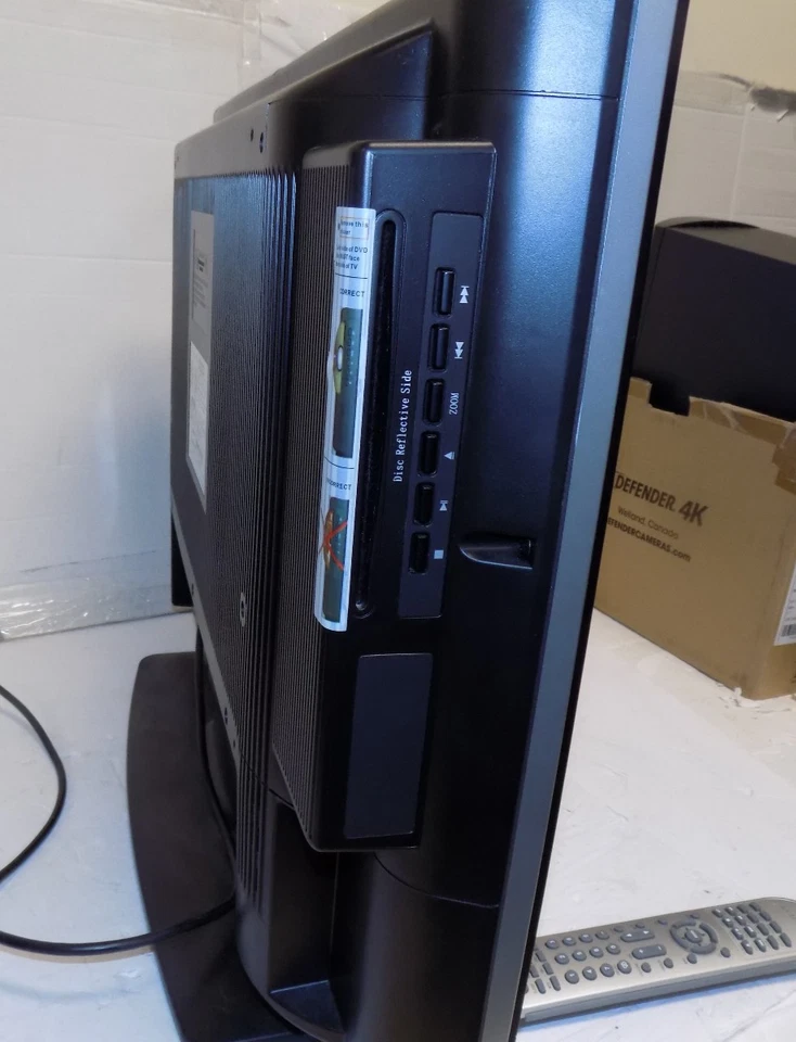 Proscan 26LB30QD 26" Black 720p LCD HDTV With Built-In DVD Player with Remote - Image 2 of 4