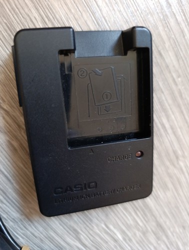 CASIO BC-60L Lithium Ion EXILIM Digital Camera Battery Charger w. UK Plug - Picture 3 of 3