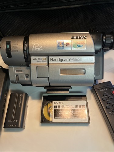 Sony CCD-TRV615 Stereo Hi8 Camcorder Digital 72x Zoom Excellent Battery - Picture 2 of 17