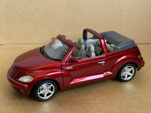 MotorMax Chrysler PT Cruiser Cabriolet, 1:18 Scale, Die Cast, 2001, Red, VGC. - Picture 2 of 7