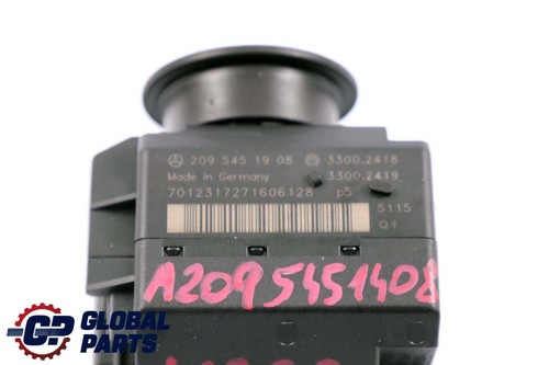 Mercedes W203 CLK C209 Ignition Switch Lock Control Module A2095451908 - Picture 8 of 12