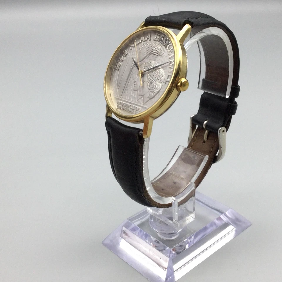 Reloj Baloncesto NCAA 1998 De Colección Hombres División Suiza I Campeonato Batería Nueva Foto 4 de 4