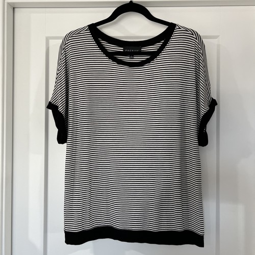 PREMISE DAMEN KURZÄRMELIGES RUNDHALSAUSSCHNITT SHIRT - SCHWARZ WEISSE GESTREIFT - LARGE - GEBRAUCHT, IN EINWANDFREIEM ZUSTAND - Bild 1 von 9