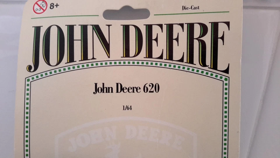 Vintage 1999 ERTL John Deere 620 Tractor 1:64 Scale Diecast Toy NIP - Image 2 of 4