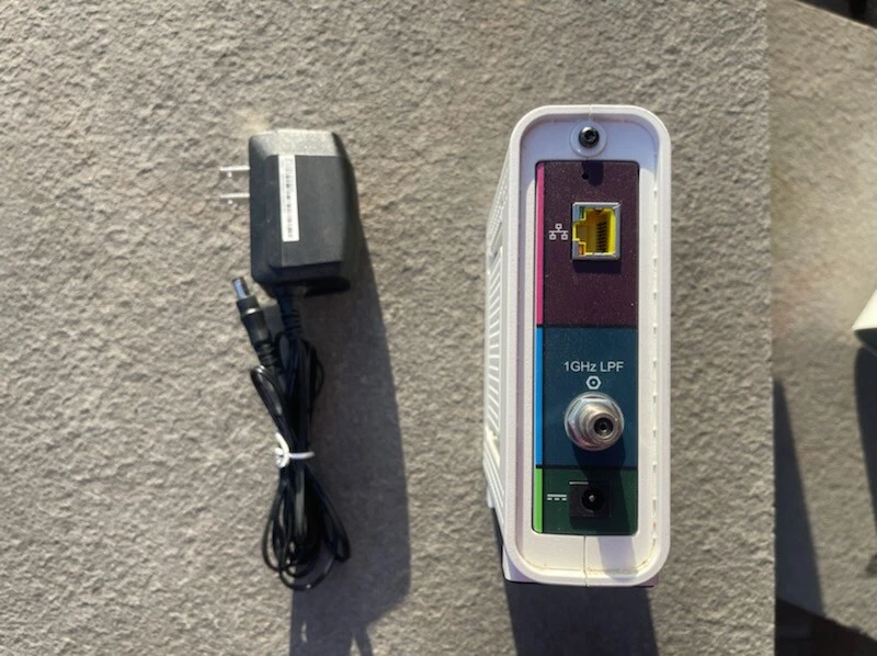 ARRIS SURFboard DOCSIS 3.0 Cable Modem - SB6190 - Image 3 of 4