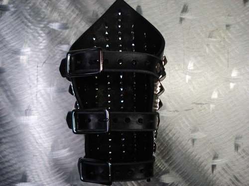 STUDED LEATHER GAUNTLET. POWER METAL (MDLG0103)..... CANNIBAL CORPSE - Picture 5 of 9