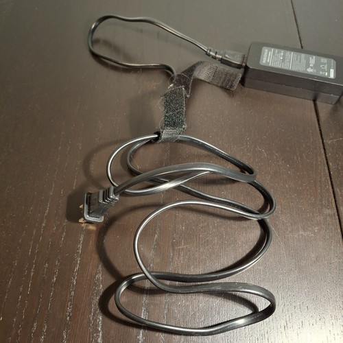 Insignia 65 W Charger for Select Laptops/Ultrabooks (NS-PWLC663) w/only N13 Tip - Picture 8 of 9
