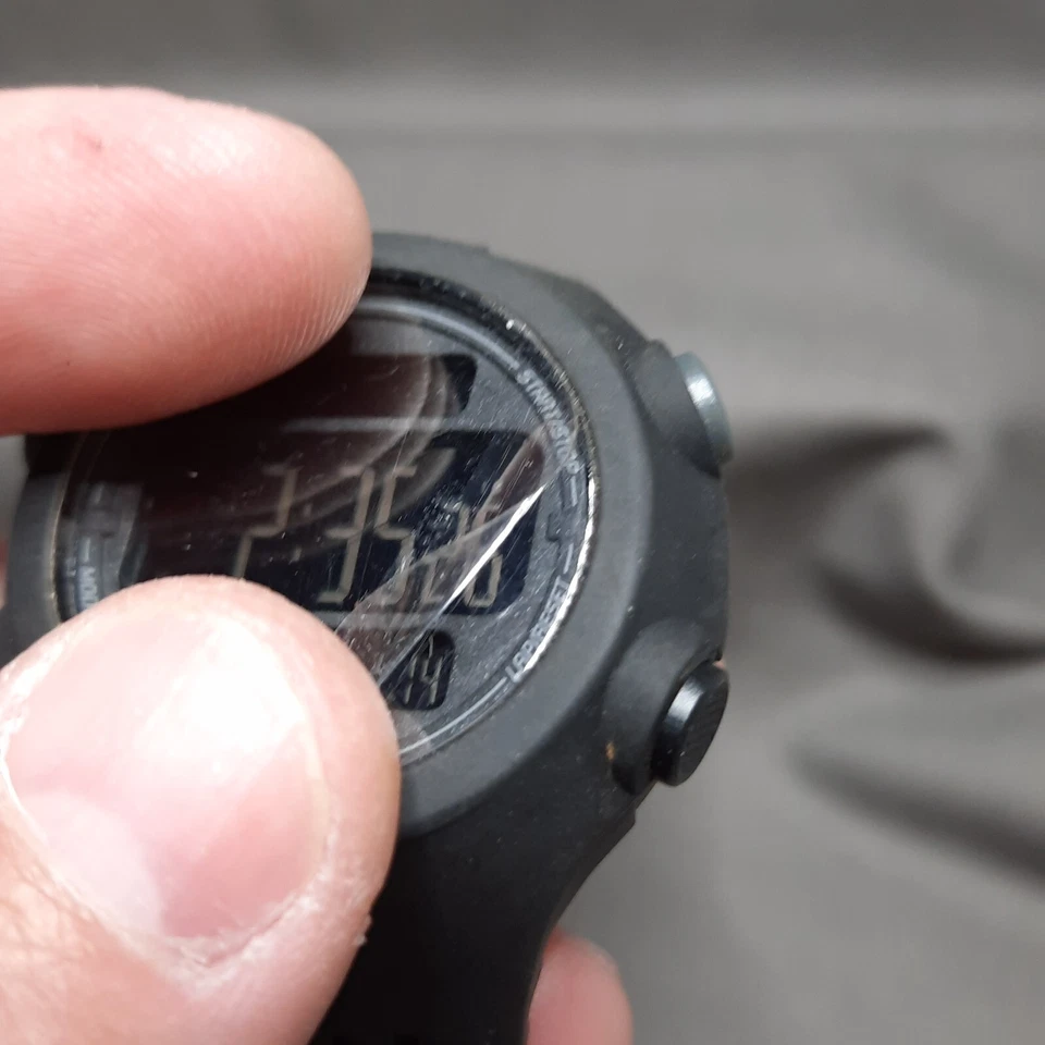 Nuevo Reloj Deportivo Oficial Adidas Questra (ADP6086) Cuarzo Silicona Negro para Mujer Foto 3 de 4