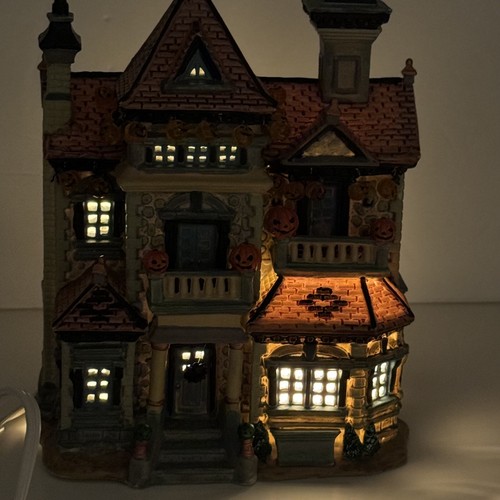 Lemax Spooky Town Collezione Harper House Porcellana Casa Illuminata 2003 - Foto 5 di 13