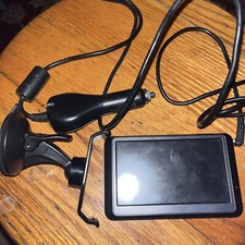 Garmin nuvi 265W Unit Automotive with bluetooth Bundle With Car Mount