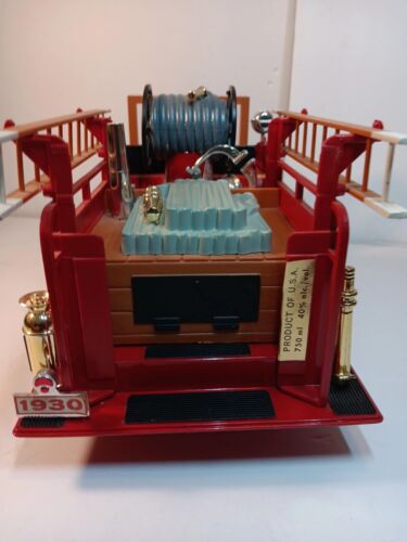 jim beam Rare decanters collectible 1930 Fire Truck 🚒 - Picture 6 of 8