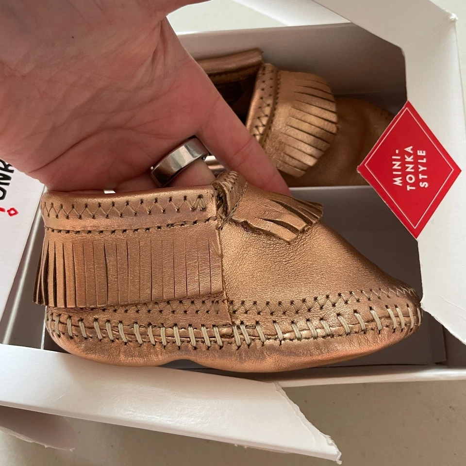 Minnetonka Botín Bebé Mocasines Oro Rosa Talla 5 Infantil Foto 3 de 4