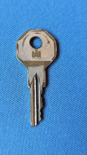 Vtg worn KEY Hi HARVESTER INTERNATIONAL C387 - Picture 2 of 2