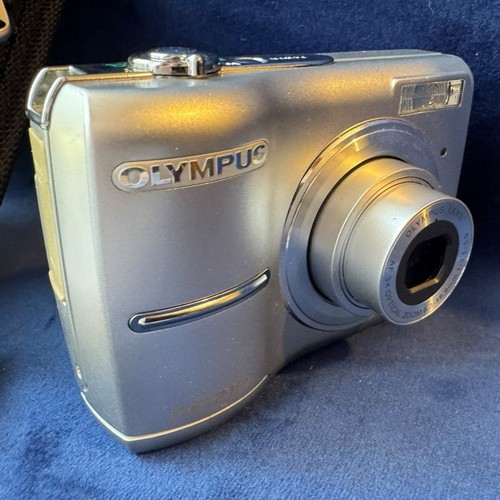 Olympus FE-210 7.1MP Digital Camera Compact Silver Bundle Tested & Working - Picture 10 of 15