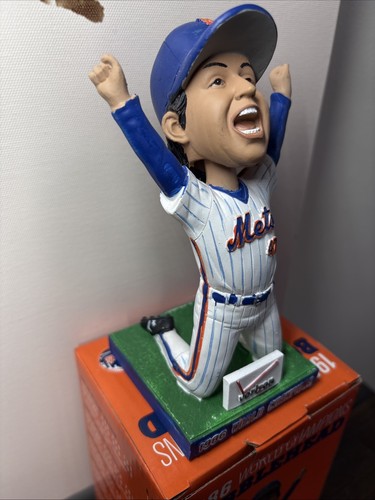 Jesse Orosco 1986 New York Mets World Series Champion 2015 SGA Bobblehead NY - Picture 4 of 11