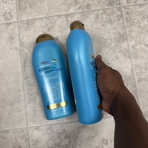 2 Bottles Ogx Extra Hydrating Radiant Glow & Argan Oil Of Morocco Lotion 19.5 Oz - Picture 3 of 4