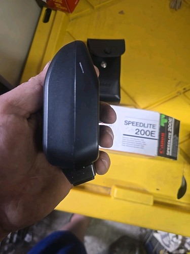 Canon Speedlite 200E Shoe Mount Flash With Case - Picture 9 of 18