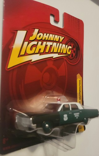 Johnny Lightning R16 Green 1967 Plymouth Fury II Highway Patrol 1:64 - Picture 2 of 5