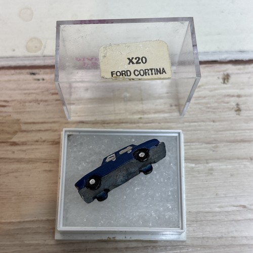 P & D MARSH #X20 Ford Cortina (blue), N Gauge, MODEL RAILWAY FIGURES - Picture 2 of 3