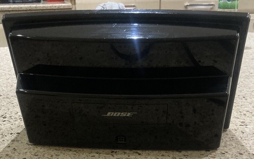 Bose SoundDock Portable Digital Music System  - Picture 2 of 3