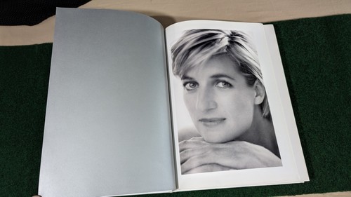 Princesa Diana Tapa Rígida Edición Impresión Grande Diana El Retrato - Imagen 5 de 11