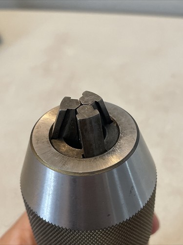 Albrecht 1/32-1/2" 1-13 Capacity Keyless Chuck, Jacobs A4102 5/8" Straight Shank - Picture 5 of 6