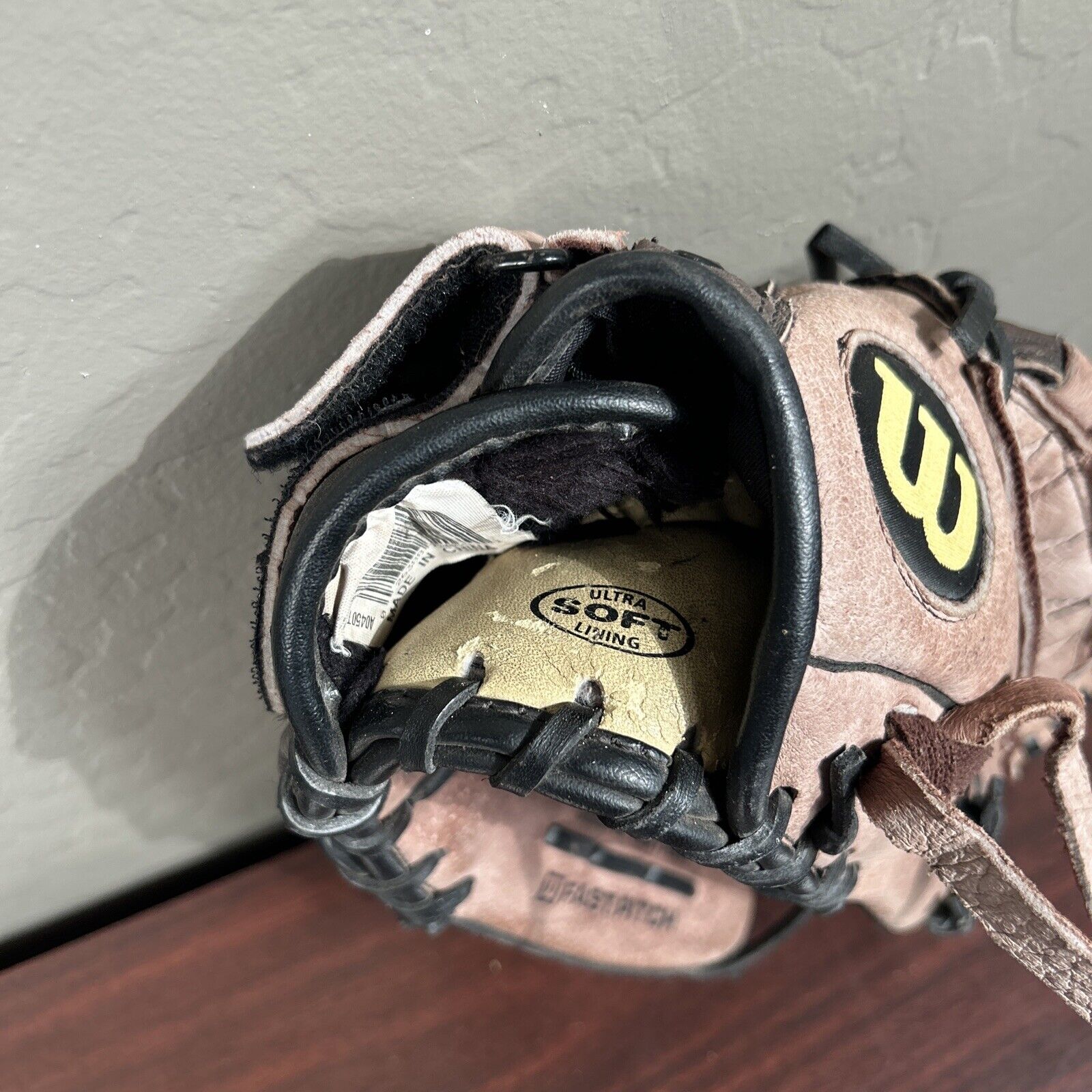 Gant softball Wilson pitch rapide modèle A0450 FP115 Pro 450 11,5" RHT - Photo 6 sur 7