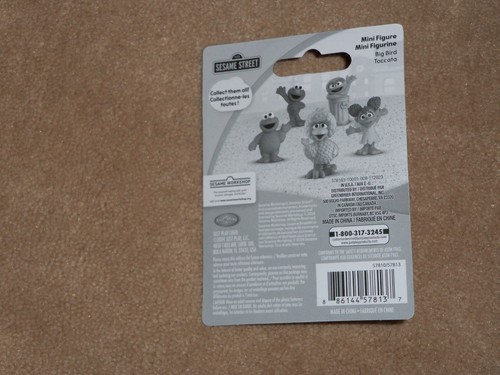 NEW, SESAME STREET 2.5" MINI FIGURE WITH BONUS CARD, COOKIE MONSTER - Picture 2 of 2