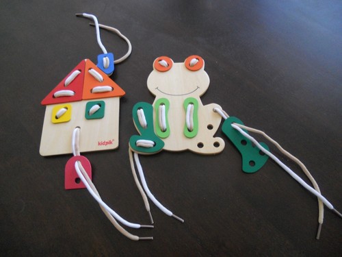 Wooden Shoelace Puzzle - Picture 3 of 7