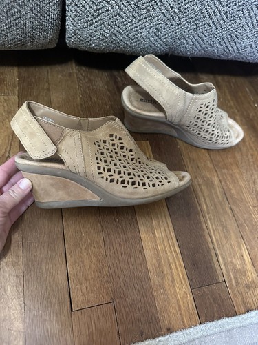 Earth Leather Wedge Sandals, Size 6.5B - Picture 2 of 6