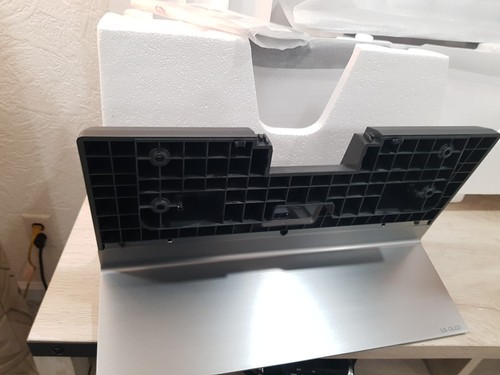 LG SR-G3WU65 Stand for 65" G3 OLED TV (for OLED65G3PUA) Missing Cover - Picture 3 of 4