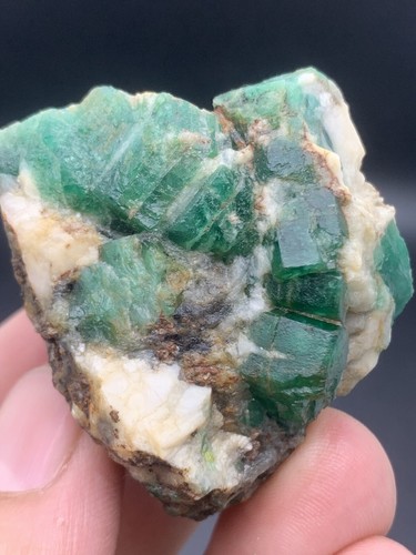 Green Emerald Cluster Specimen from Swat Mine Pakistan. - Afbeelding 6 van 24