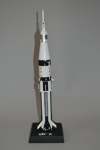 NASA Saturn 1B APOLLO 7 spacecraft launch vehicle scale model - Picture 4 of 6