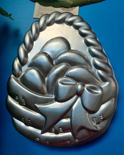 Vtg Wilton EASTER BASKET '80 Cake Pan Mold 502-1727 Spring Party Instructions - Picture 7 of 8
