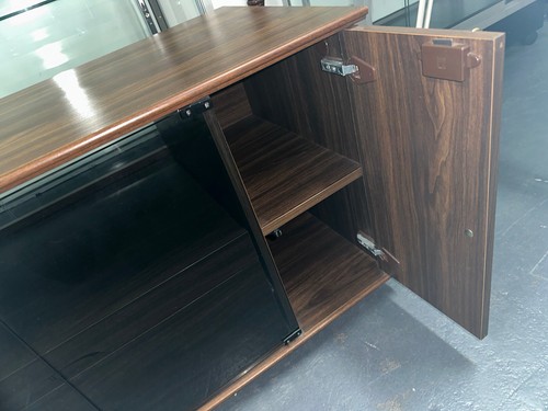 A Sensational | Vintage | Australian Made | WALNUT Veneer | Entertainment STAND - Picture 6 of 24