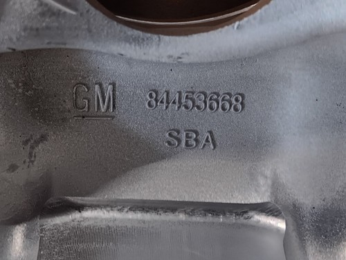22-2024 GMC Sierra 1500 Steering Knuckle Set L&R Take Offs GM 84453668/84453669 - Picture 3 of 4
