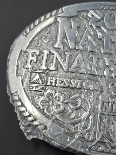 Neu 2000 NFR Hesston Gürtelschnalle Montana Silberschmiede, 4" x 3" - Bild 2 von 8