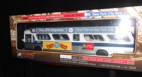 Neuwertig! ~ ICONIC REPLICAS ~ 1964 GM ~ 1:43 ~ JFK EXPRESS Bus ~ Limited Edition