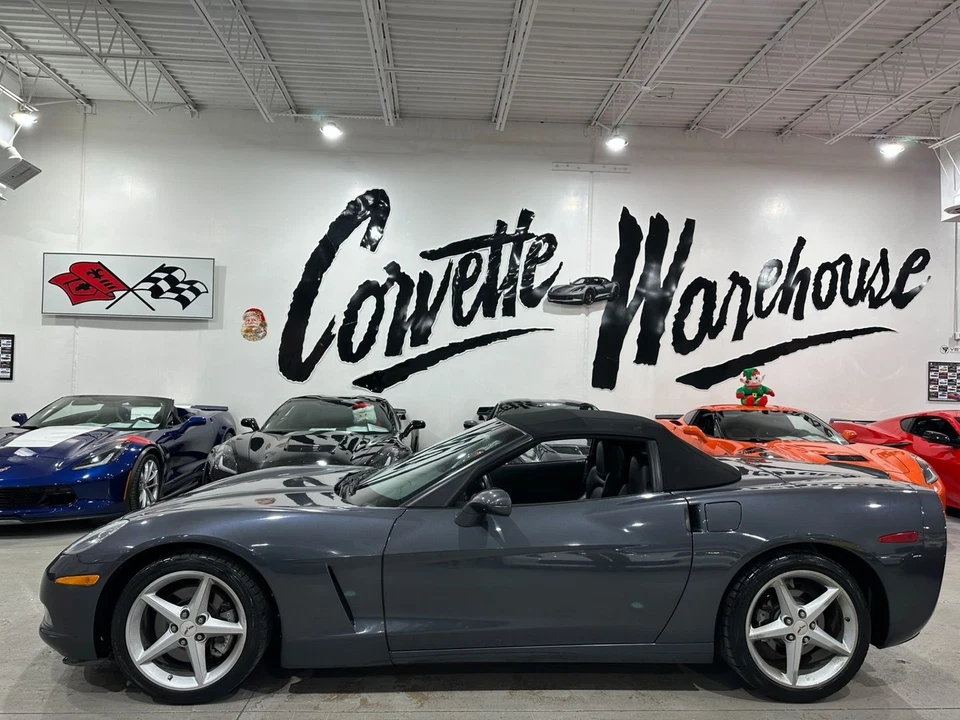 2013 Chevrolet Corvette CONV Premium, Auto, Alloys, Black Top, Only 56k! - Image 2 of 4