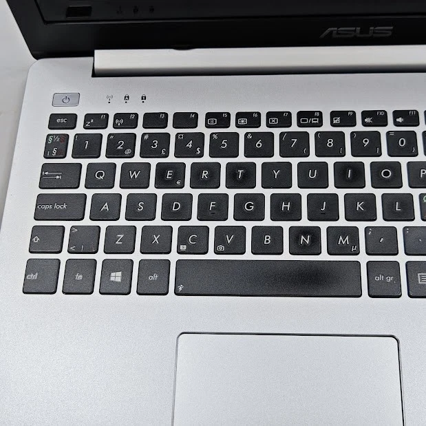 ASUS R553L 15.6" Portátil - i3-4030U 6GB DDR3 - Reconstruido, Laboral, No OS - Imagen 4 de 4