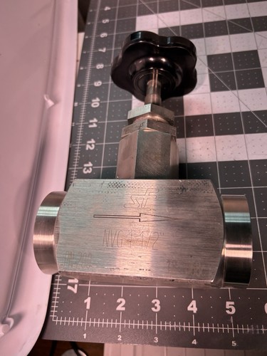 SSF NVG 1 1/2" Edelstahl Nadelventil PN200 1,5" FNPT Inline Handrad - Bild 10 von 14